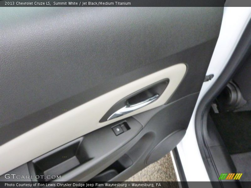 Summit White / Jet Black/Medium Titanium 2013 Chevrolet Cruze LS