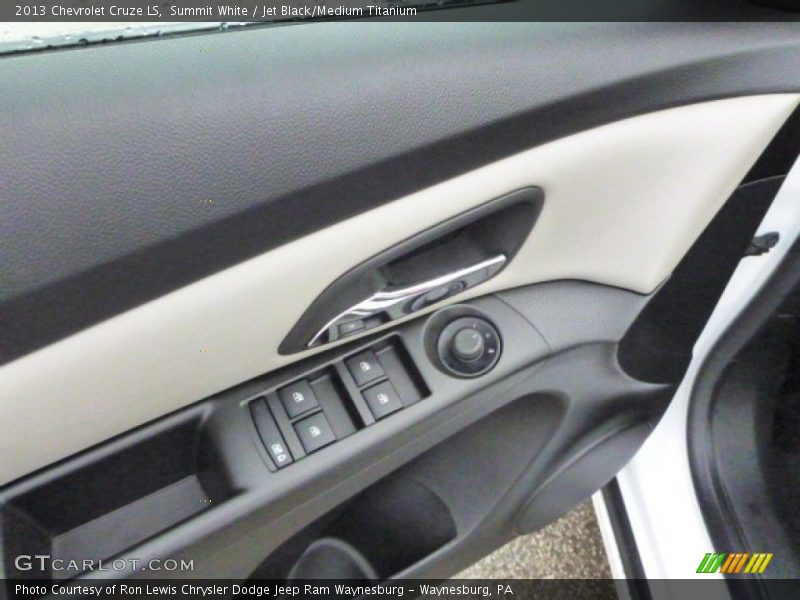 Summit White / Jet Black/Medium Titanium 2013 Chevrolet Cruze LS