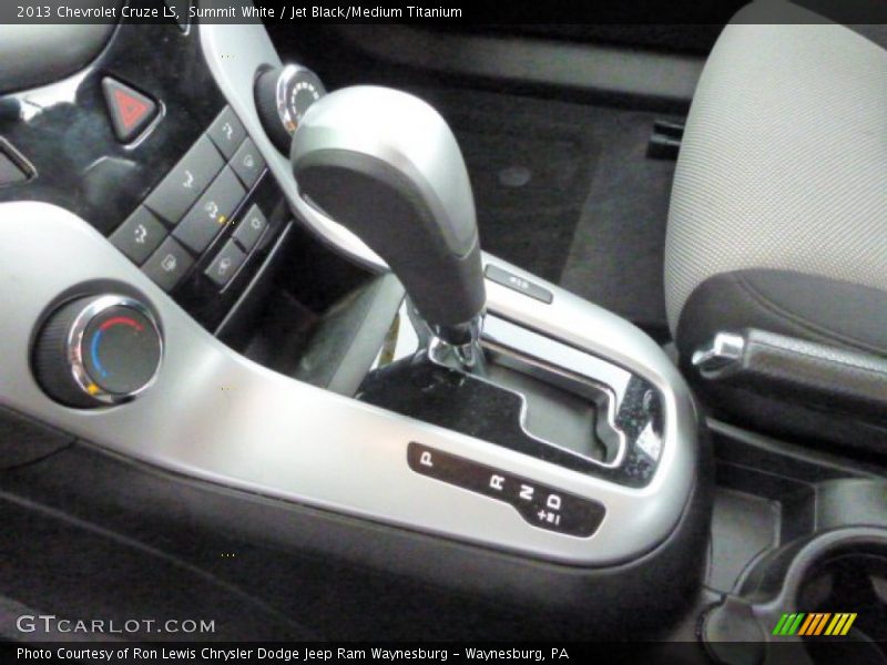 Summit White / Jet Black/Medium Titanium 2013 Chevrolet Cruze LS