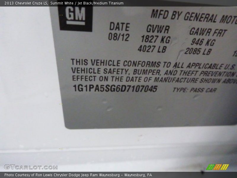Summit White / Jet Black/Medium Titanium 2013 Chevrolet Cruze LS