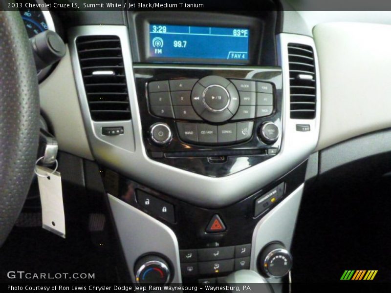 Summit White / Jet Black/Medium Titanium 2013 Chevrolet Cruze LS