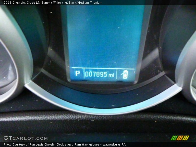 Summit White / Jet Black/Medium Titanium 2013 Chevrolet Cruze LS