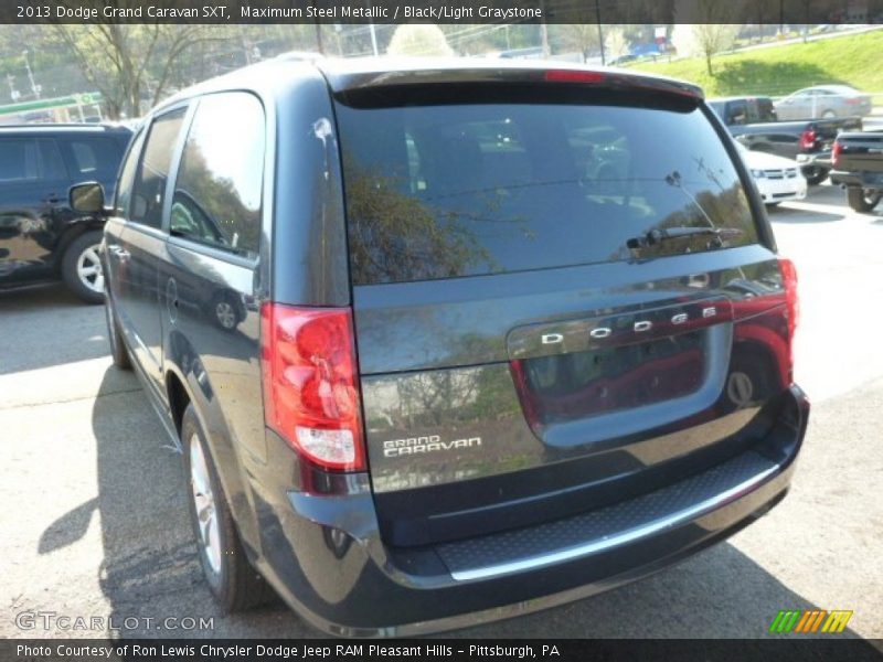 Maximum Steel Metallic / Black/Light Graystone 2013 Dodge Grand Caravan SXT