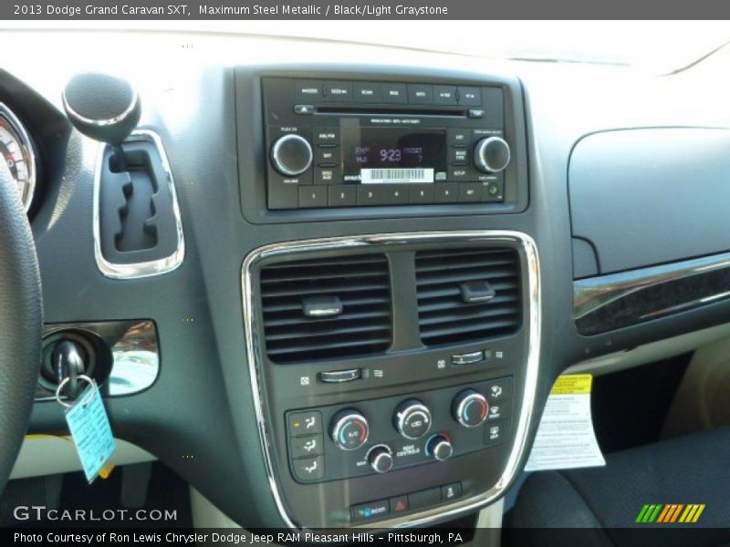 Maximum Steel Metallic / Black/Light Graystone 2013 Dodge Grand Caravan SXT