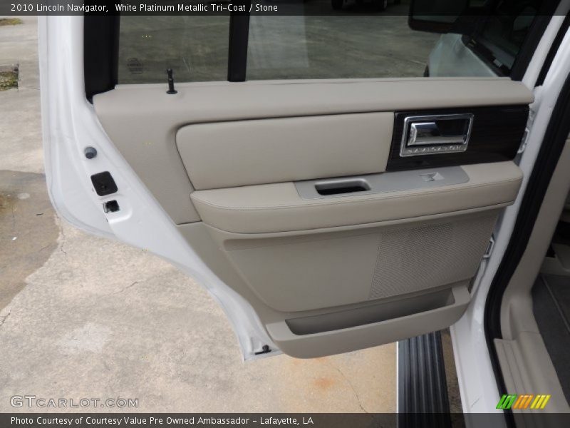 White Platinum Metallic Tri-Coat / Stone 2010 Lincoln Navigator