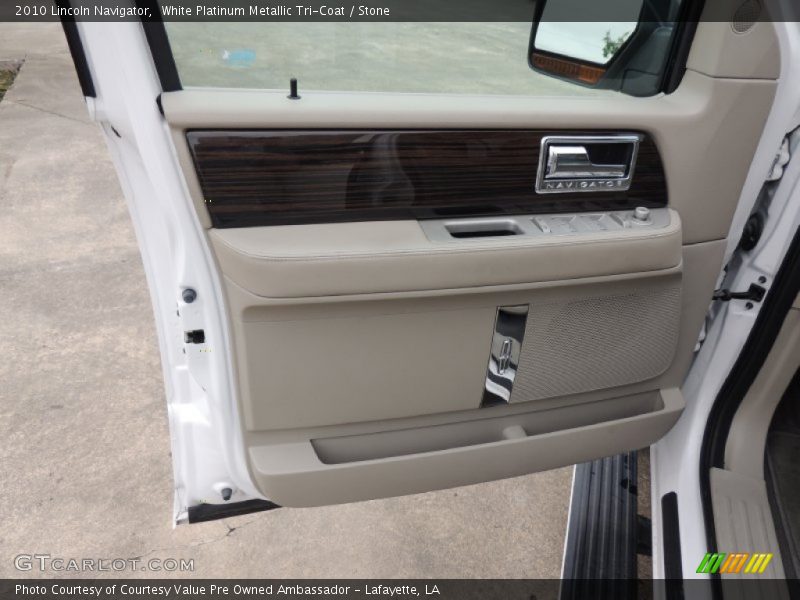 White Platinum Metallic Tri-Coat / Stone 2010 Lincoln Navigator