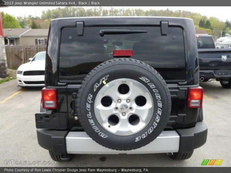 Black / Black 2013 Jeep Wrangler Unlimited Sahara 4x4