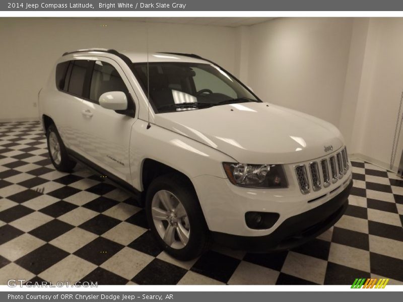 Bright White / Dark Slate Gray 2014 Jeep Compass Latitude