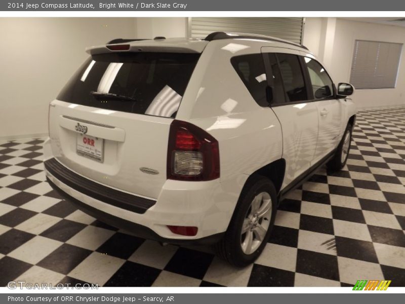Bright White / Dark Slate Gray 2014 Jeep Compass Latitude