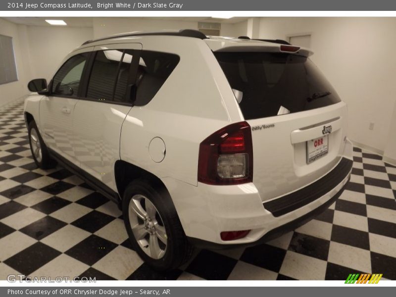 Bright White / Dark Slate Gray 2014 Jeep Compass Latitude