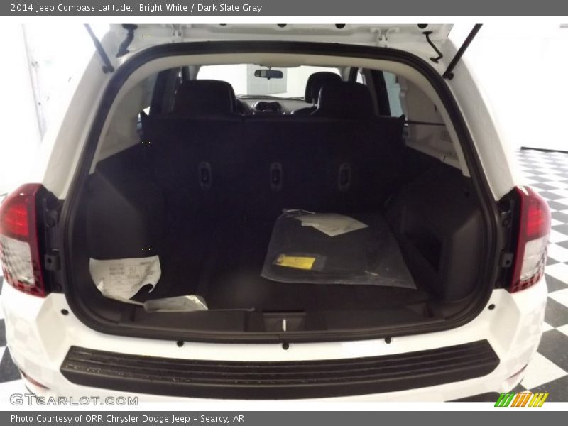 Bright White / Dark Slate Gray 2014 Jeep Compass Latitude