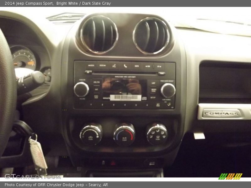 Bright White / Dark Slate Gray 2014 Jeep Compass Sport