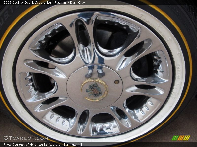 Light Platinum / Dark Gray 2005 Cadillac DeVille Sedan