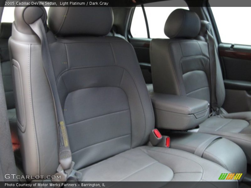 Light Platinum / Dark Gray 2005 Cadillac DeVille Sedan