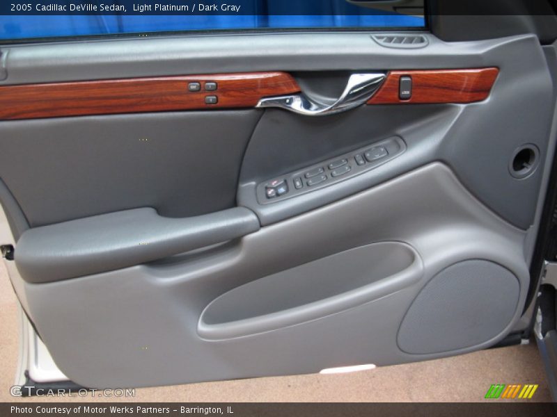 Light Platinum / Dark Gray 2005 Cadillac DeVille Sedan