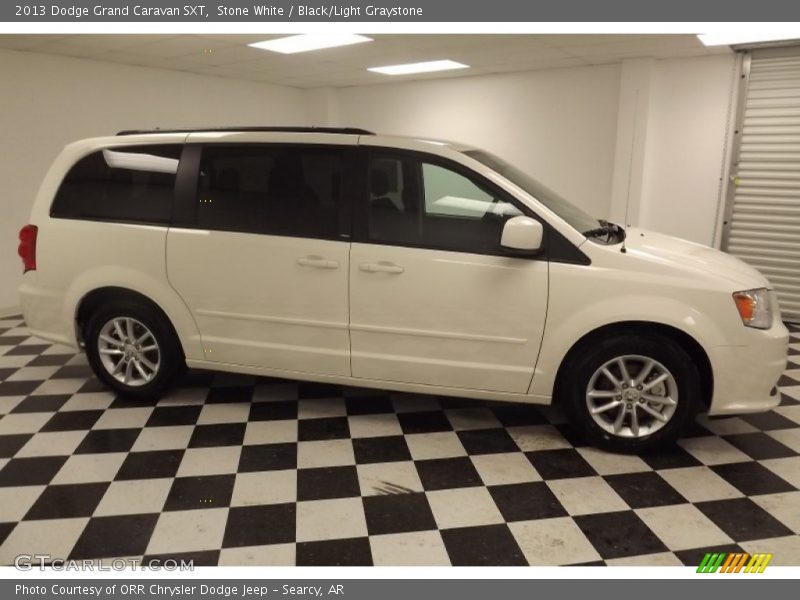 Stone White / Black/Light Graystone 2013 Dodge Grand Caravan SXT