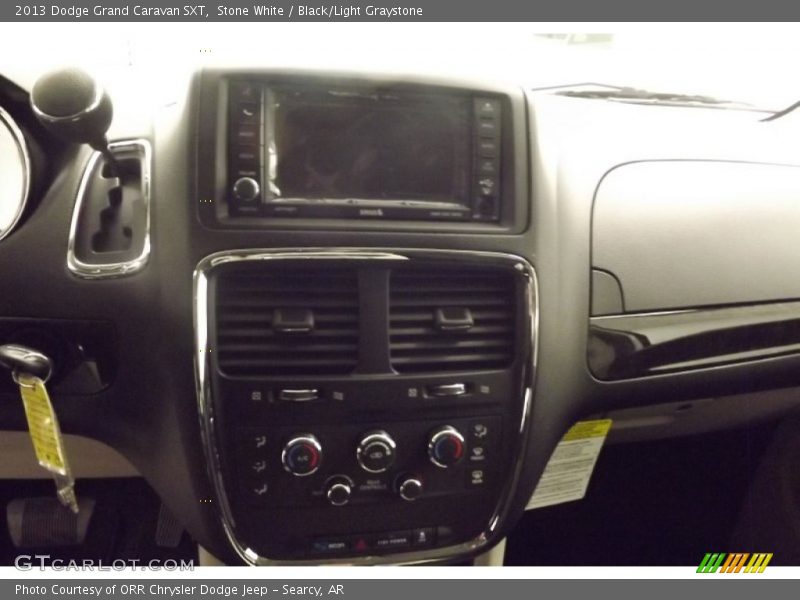 Stone White / Black/Light Graystone 2013 Dodge Grand Caravan SXT