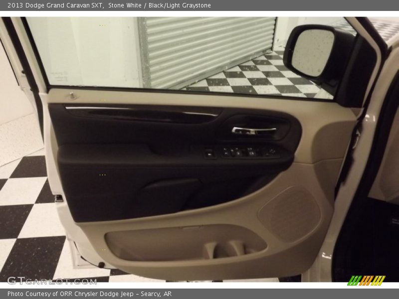 Stone White / Black/Light Graystone 2013 Dodge Grand Caravan SXT