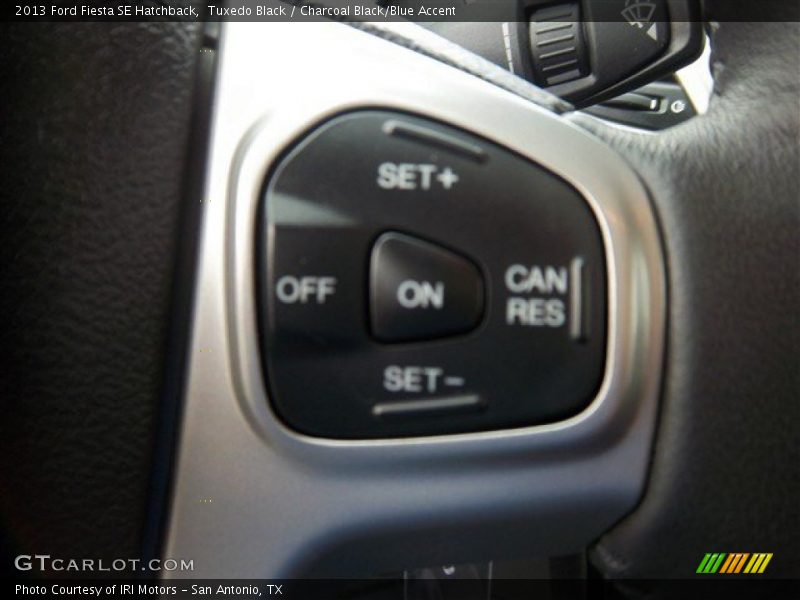 Tuxedo Black / Charcoal Black/Blue Accent 2013 Ford Fiesta SE Hatchback