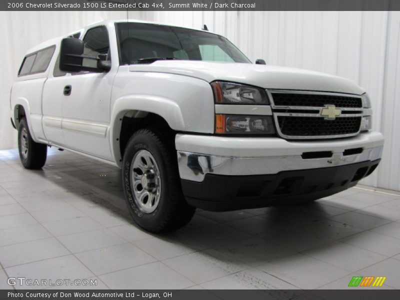 Front 3/4 View of 2006 Silverado 1500 LS Extended Cab 4x4