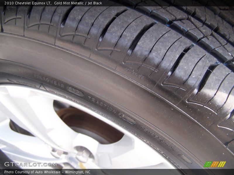 Gold Mist Metallic / Jet Black 2010 Chevrolet Equinox LT