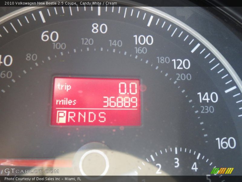 Candy White / Cream 2010 Volkswagen New Beetle 2.5 Coupe