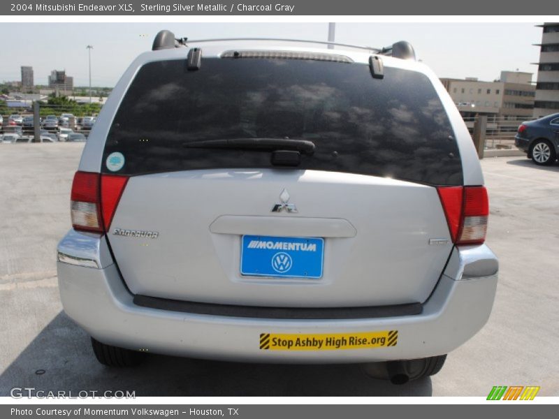 Sterling Silver Metallic / Charcoal Gray 2004 Mitsubishi Endeavor XLS