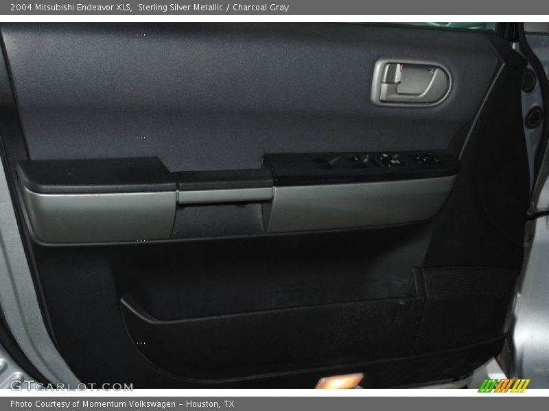 Sterling Silver Metallic / Charcoal Gray 2004 Mitsubishi Endeavor XLS