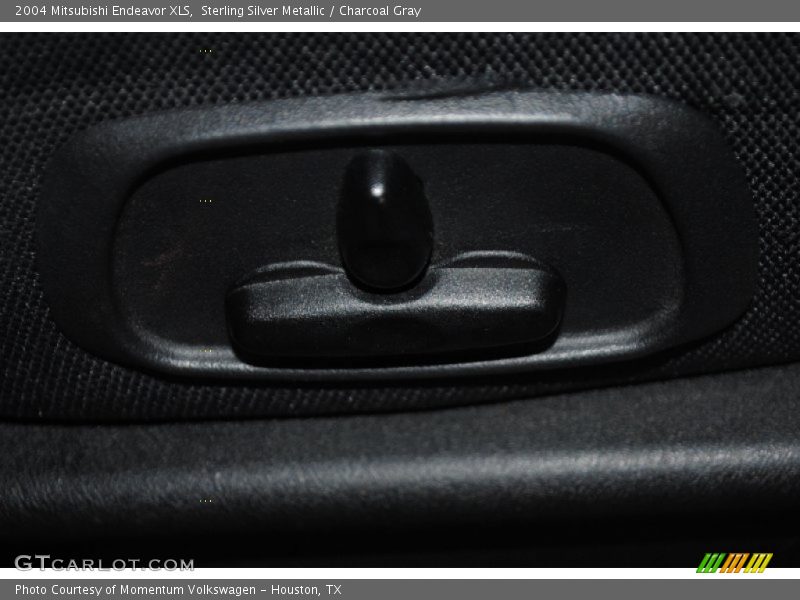Sterling Silver Metallic / Charcoal Gray 2004 Mitsubishi Endeavor XLS