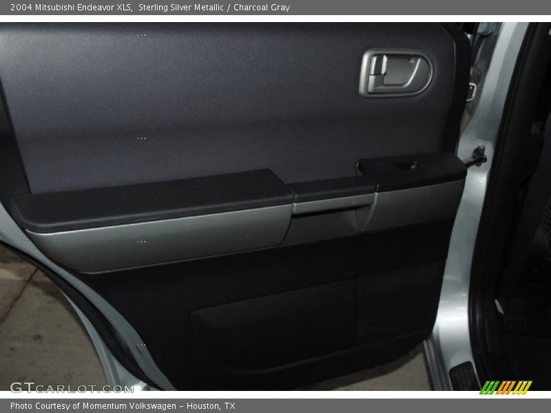 Sterling Silver Metallic / Charcoal Gray 2004 Mitsubishi Endeavor XLS