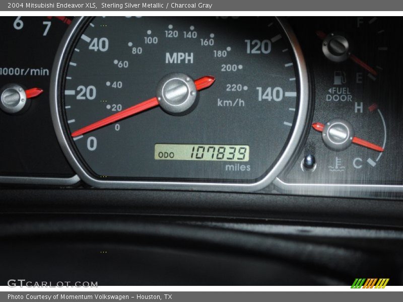 Sterling Silver Metallic / Charcoal Gray 2004 Mitsubishi Endeavor XLS