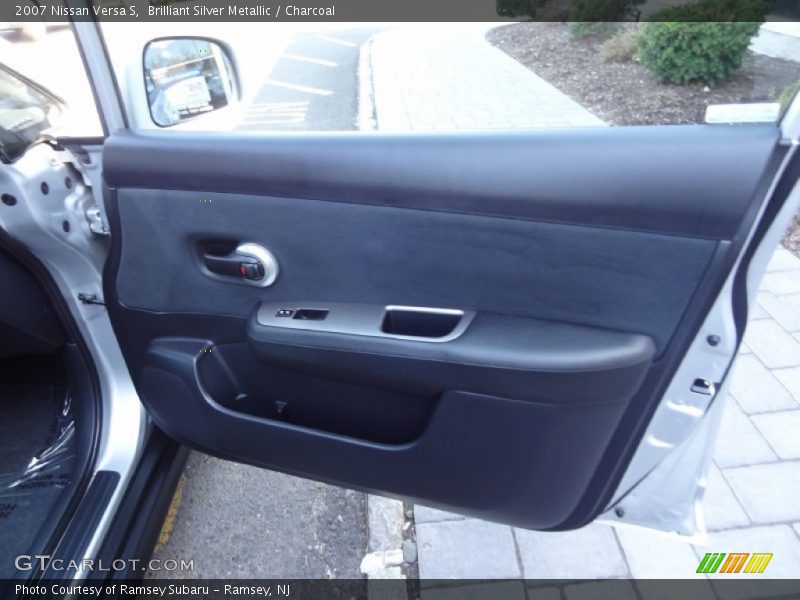 Brilliant Silver Metallic / Charcoal 2007 Nissan Versa S
