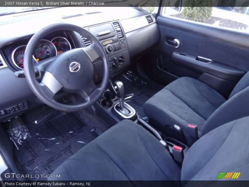 Brilliant Silver Metallic / Charcoal 2007 Nissan Versa S
