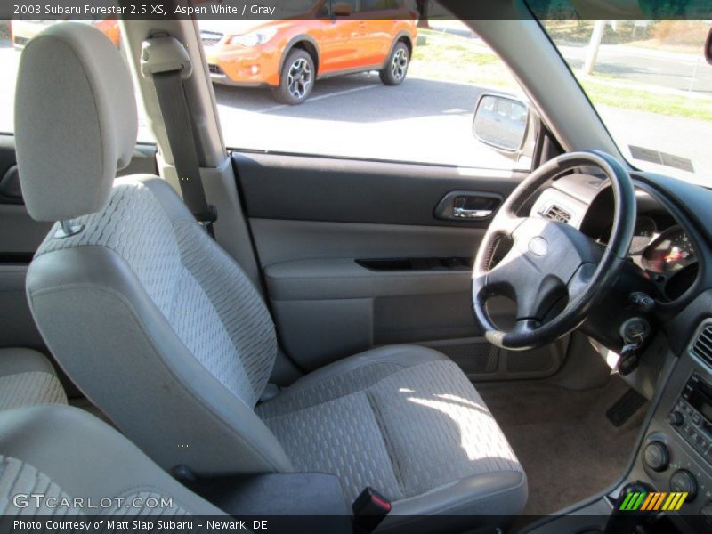 Aspen White / Gray 2003 Subaru Forester 2.5 XS