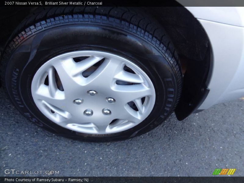 Brilliant Silver Metallic / Charcoal 2007 Nissan Versa S