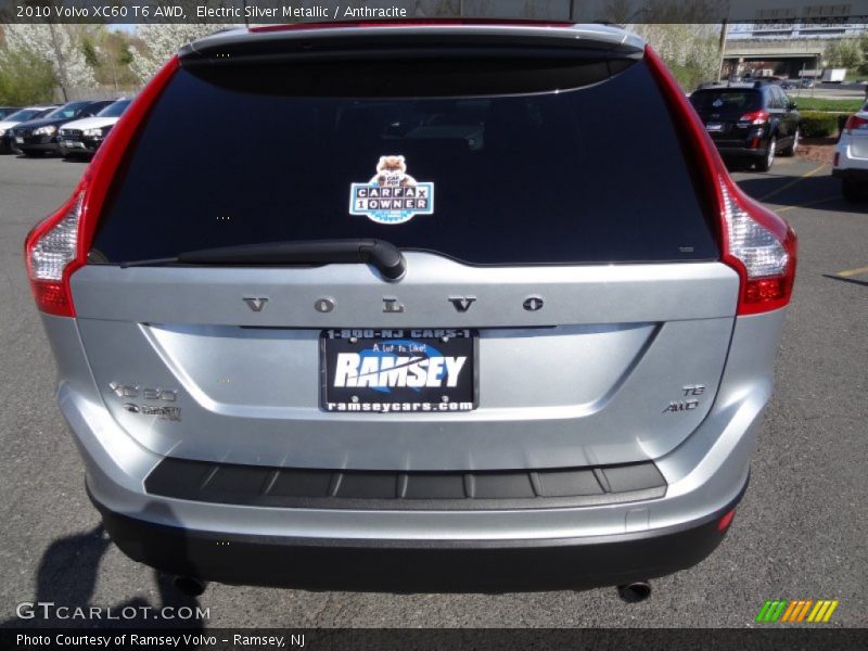 Electric Silver Metallic / Anthracite 2010 Volvo XC60 T6 AWD