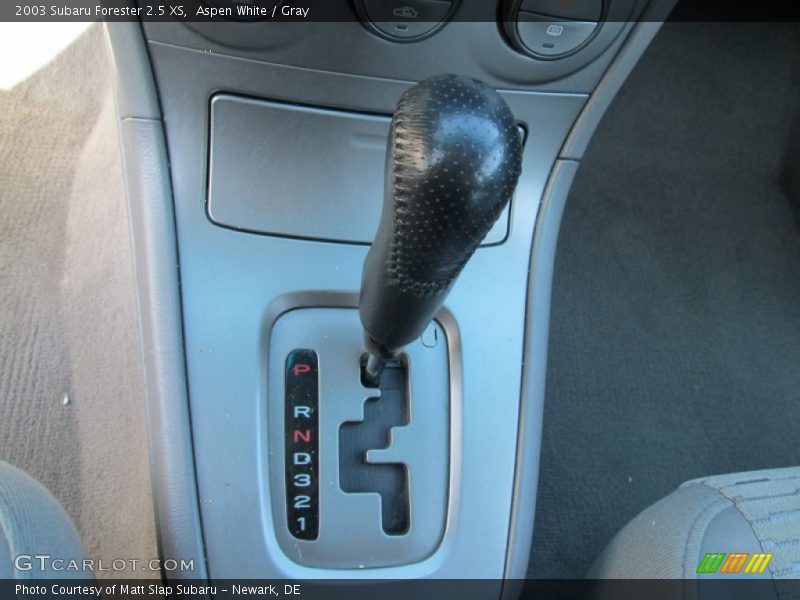 Aspen White / Gray 2003 Subaru Forester 2.5 XS