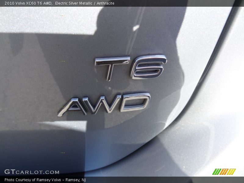Electric Silver Metallic / Anthracite 2010 Volvo XC60 T6 AWD