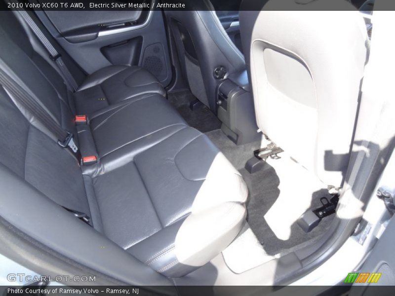 Electric Silver Metallic / Anthracite 2010 Volvo XC60 T6 AWD