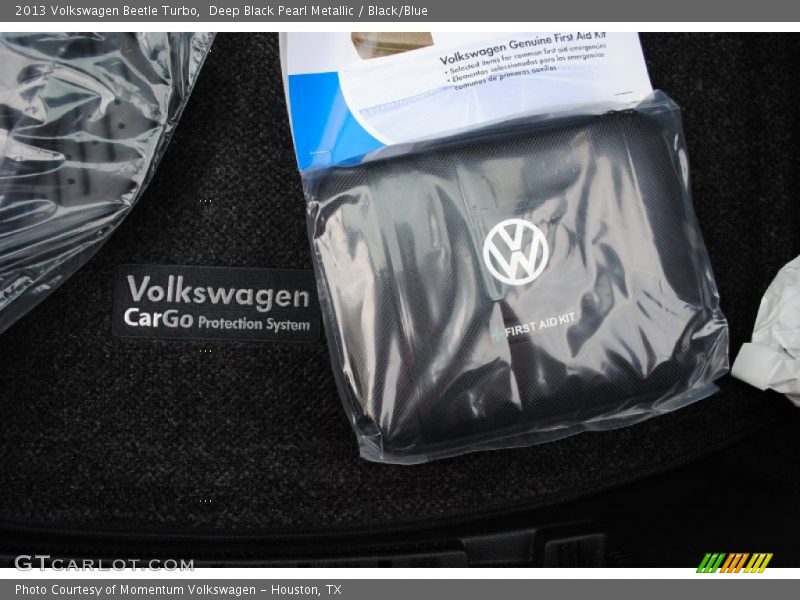Deep Black Pearl Metallic / Black/Blue 2013 Volkswagen Beetle Turbo