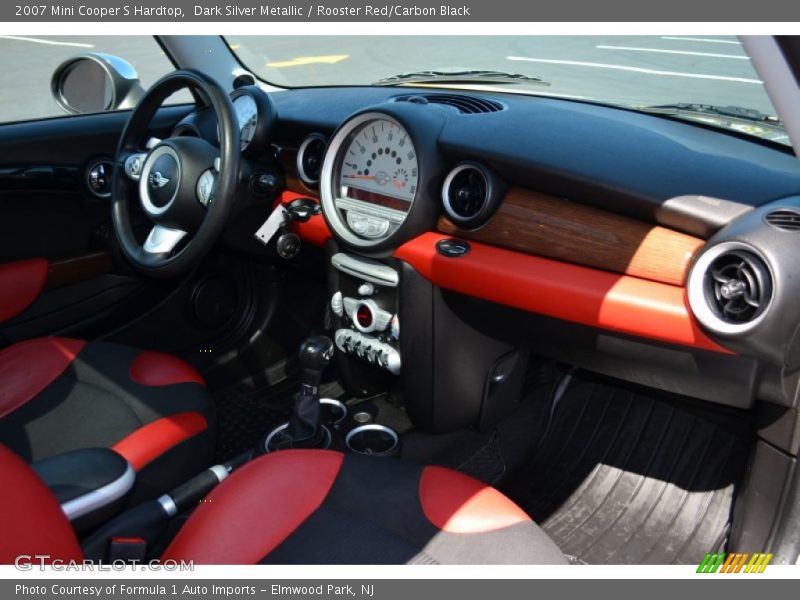 Dashboard of 2007 Cooper S Hardtop