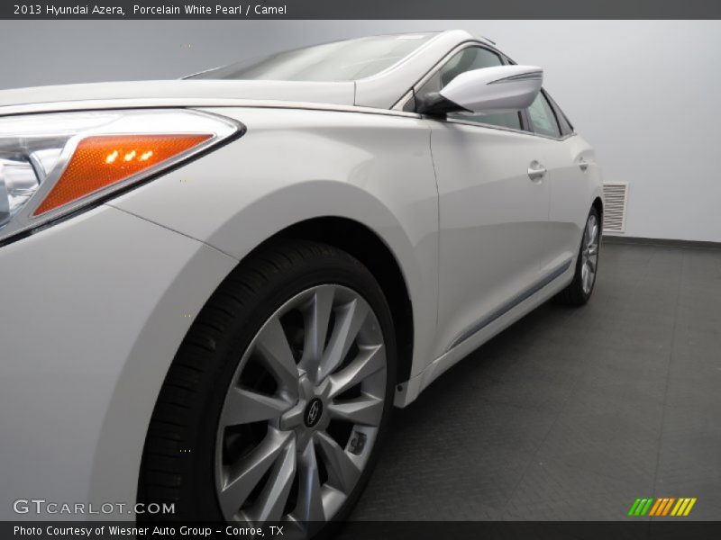 Porcelain White Pearl / Camel 2013 Hyundai Azera