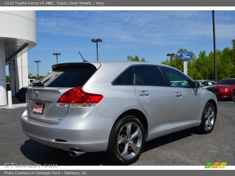 Classic Silver Metallic / Ivory 2010 Toyota Venza V6 AWD