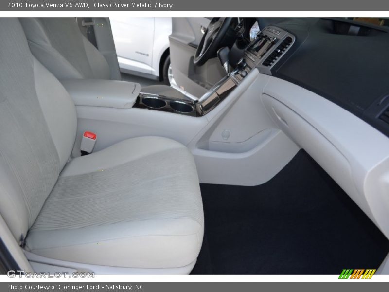 Classic Silver Metallic / Ivory 2010 Toyota Venza V6 AWD