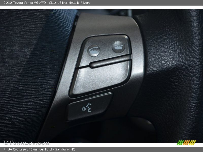 Classic Silver Metallic / Ivory 2010 Toyota Venza V6 AWD