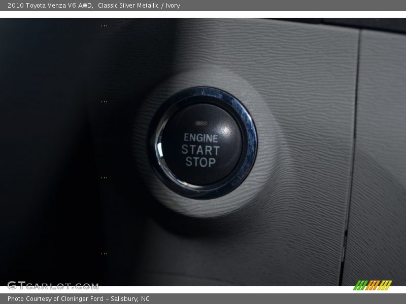 Classic Silver Metallic / Ivory 2010 Toyota Venza V6 AWD