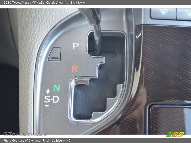 Classic Silver Metallic / Ivory 2010 Toyota Venza V6 AWD