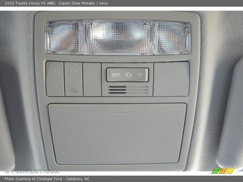 Classic Silver Metallic / Ivory 2010 Toyota Venza V6 AWD