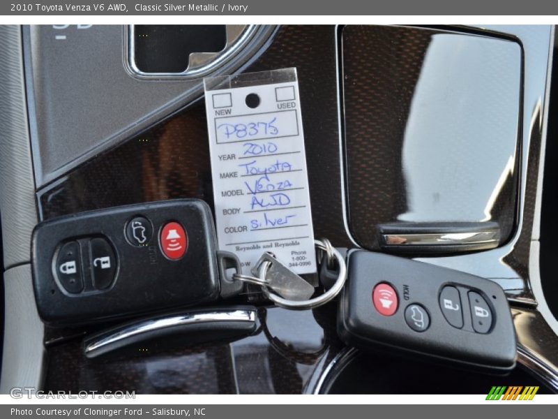 Classic Silver Metallic / Ivory 2010 Toyota Venza V6 AWD