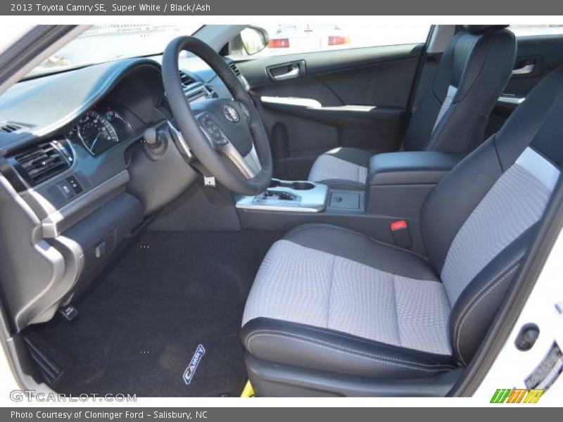 Super White / Black/Ash 2013 Toyota Camry SE